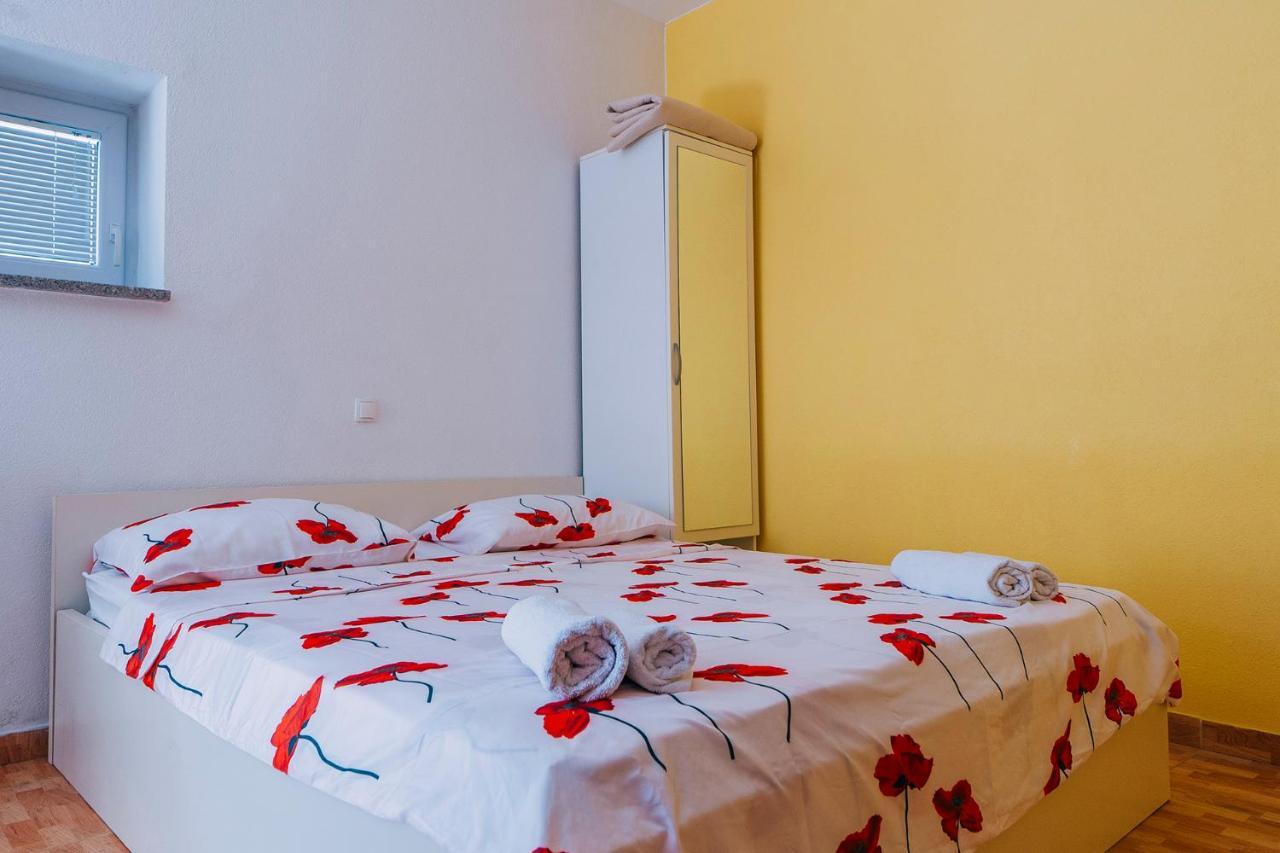Apartments Luxur Center Baška Voda Buitenkant foto