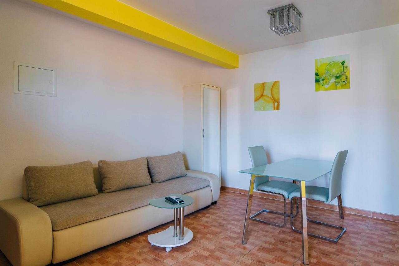 Apartments Luxur Center Baška Voda Buitenkant foto