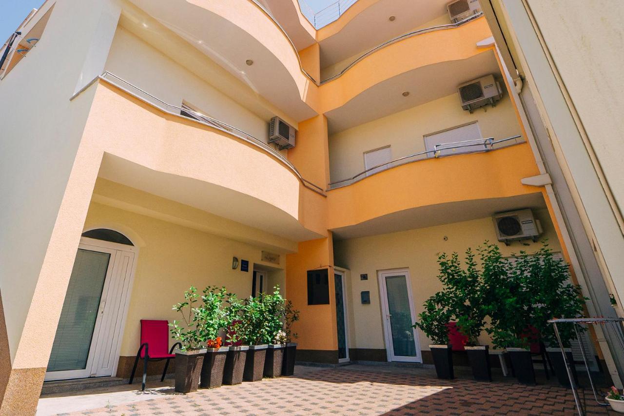 Apartments Luxur Center Baška Voda Buitenkant foto