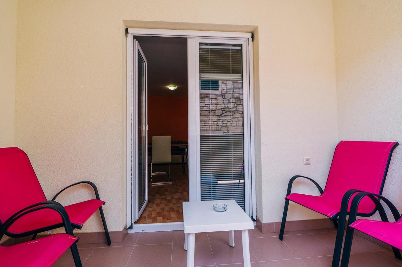 Apartments Luxur Center Baška Voda Buitenkant foto