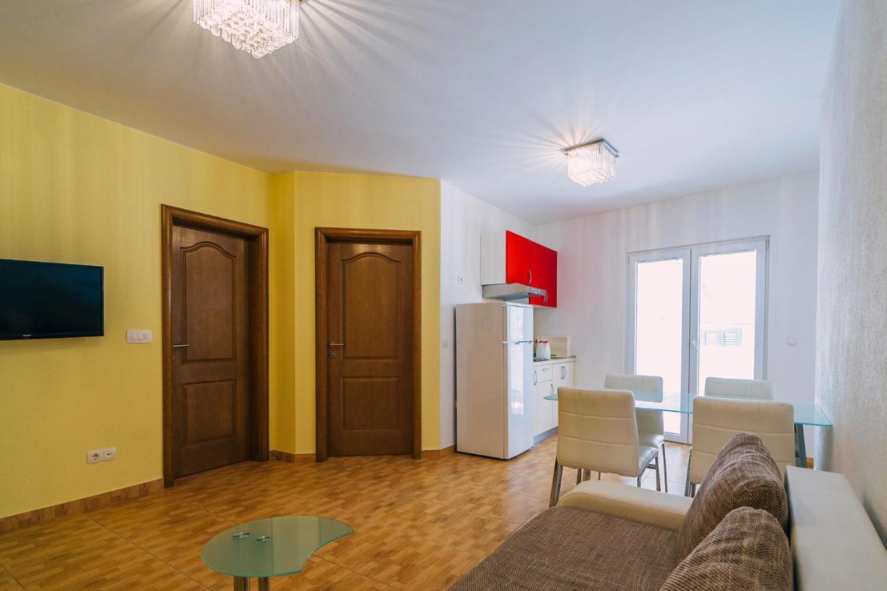 Apartments Luxur Center Baška Voda Buitenkant foto