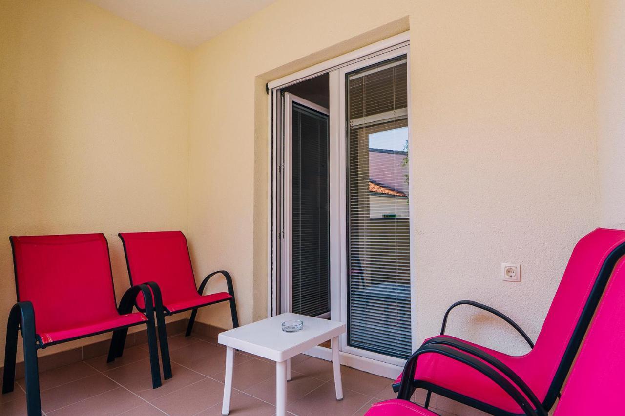 Apartments Luxur Center Baška Voda Buitenkant foto