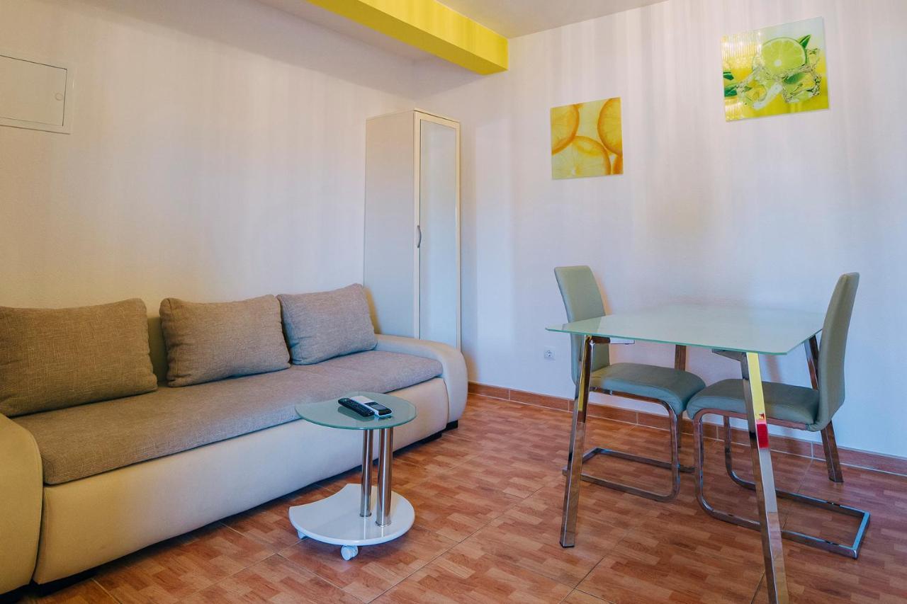 Apartments Luxur Center Baška Voda Buitenkant foto