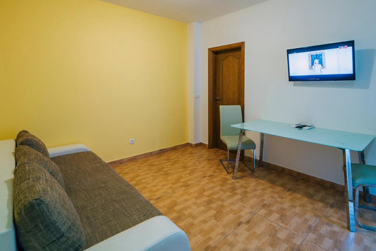 Apartments Luxur Center Baška Voda Buitenkant foto